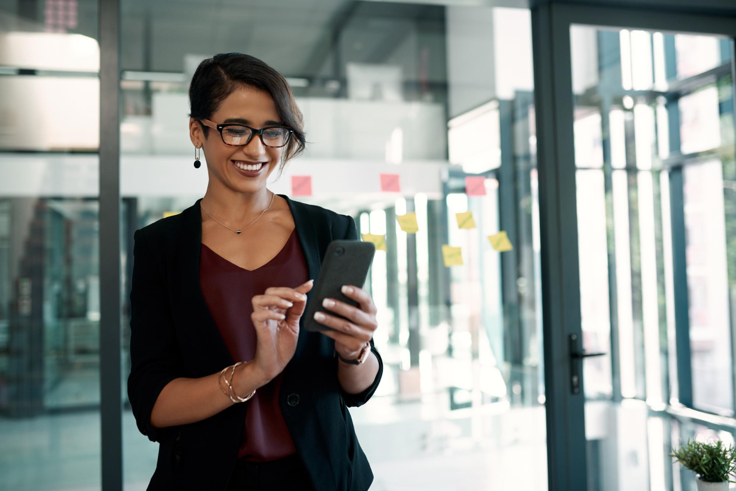 Verificación de apoderados y representantes legales 